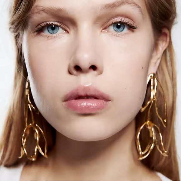 Zara Gold Tulip Earrings - Picture 5 of 6